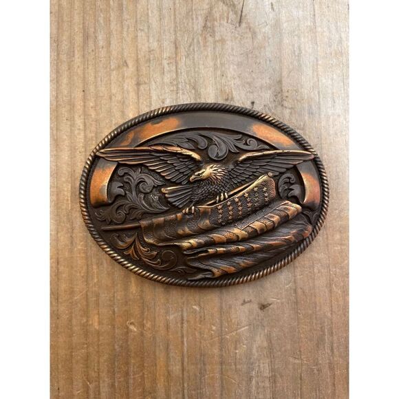 Nocona bald eagle with American flag belt buckle. Cowboy/USA - Picture 1 of 3
